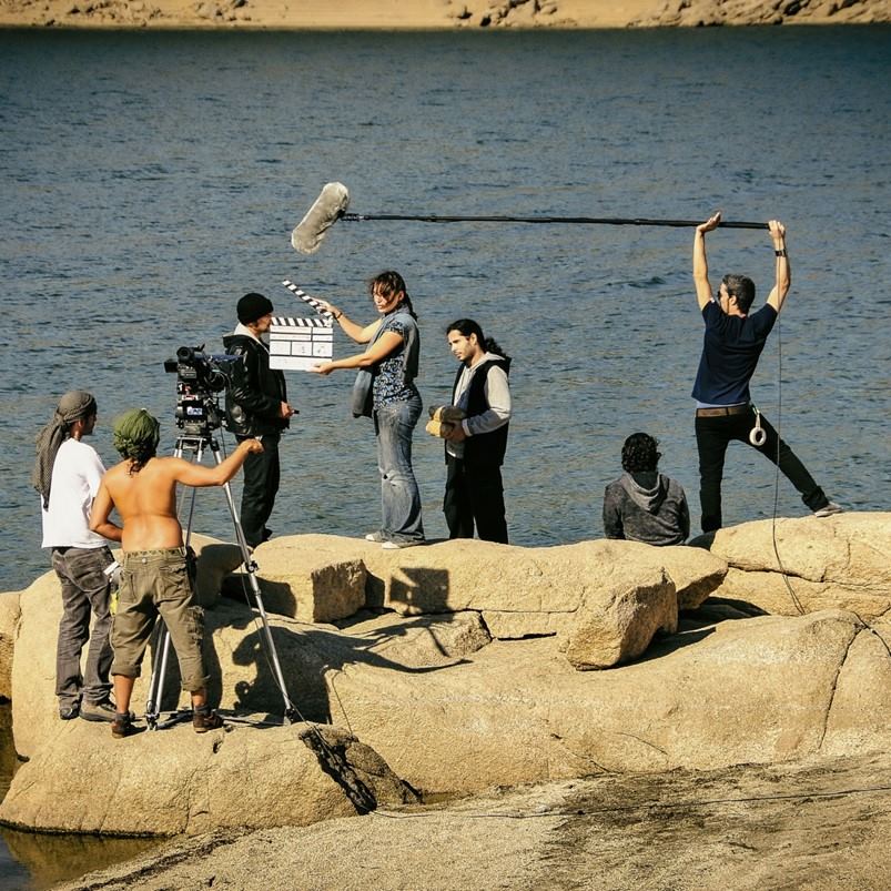 equipo-de-filmacion-trabajando